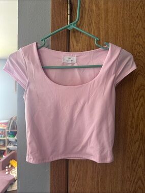 Classic Scoop Neck Crop Top in Light Pink